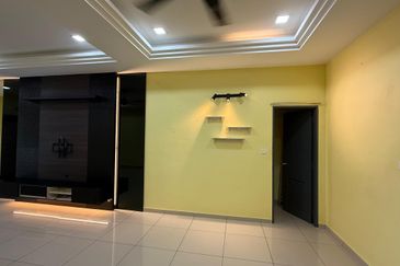 Sendayan 4bed 4bath 2Storey Corner Partially Furnished For Sale