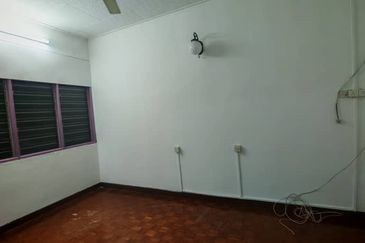 Taman Seremban Baru 5bed 3bath 2storey Partially Furnished For Sale 