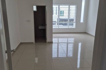 Sendayan Suriaman 4bed 4bath 2Storey Partially Furnished For Sale