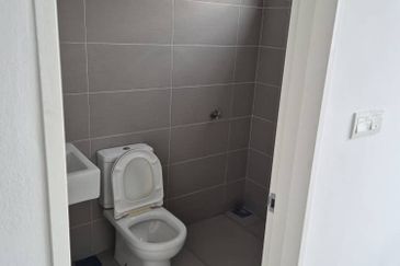 Sendayan Suriaman 4bed 4bath 2Storey Partially Furnished For Sale