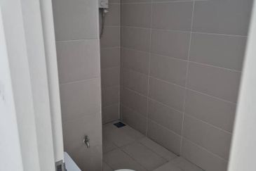 Sendayan Suriaman 4bed 4bath 2Storey Partially Furnished For Sale