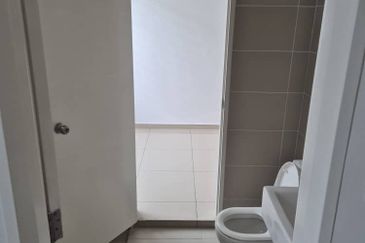 Sendayan Suriaman 4bed 4bath 2Storey Partially Furnished For Sale