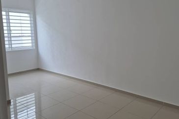 Sendayan Suriaman 4bed 4bath 2Storey Partially Furnished For Sale