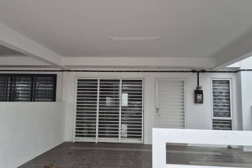 Sendayan Suriaman 4bed 4bath 2Storey Partially Furnished For Sale
