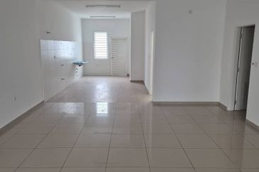 Sendayan Suriaman 4bed 4bath 2Storey Partially Furnished For Sale