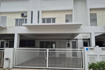 Sendayan Suriaman 4bed 4bath 2Storey Partially Furnished For Sale