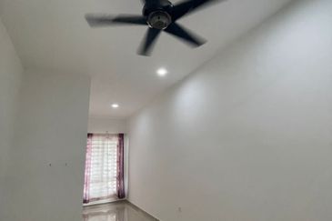 Hijayu Sendayan 4bed 4bath 2Storey Partially Furnished For Rent