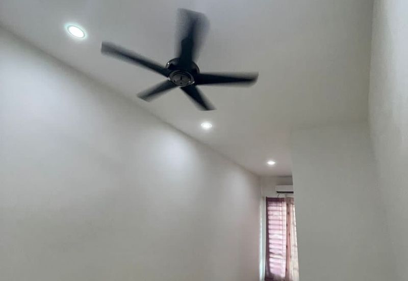 Hijayu Sendayan 4bed 4bath 2Storey Partially Furnished For Rent