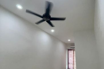 Hijayu Sendayan 4bed 4bath 2Storey Partially Furnished For Rent