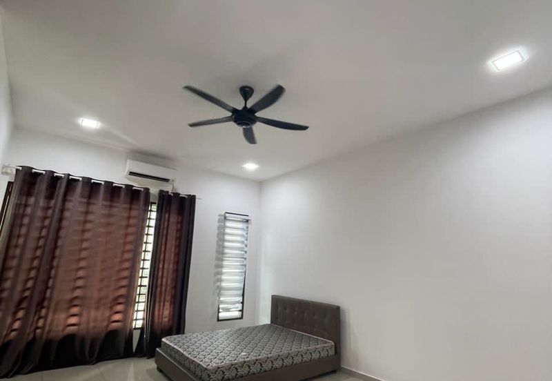 Hijayu Sendayan 4bed 4bath 2Storey Partially Furnished For Rent