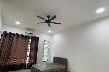 Hijayu Sendayan 4bed 4bath 2Storey Partially Furnished For Rent