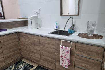 Hijayu Sendayan 4bed 4bath 2Storey Partially Furnished For Rent