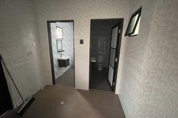 Taman Temiang Jaya 1.5Storey Partially Furnished For Rent 