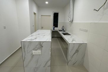 Nusari Bayu 4bed 3bath 2Storey Partially Furnished For Rent