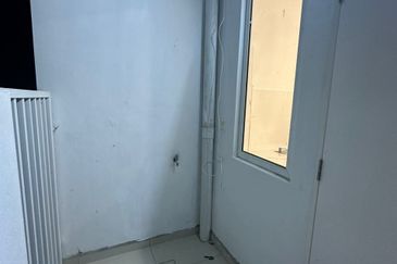 Nusari Bayu 4bed 3bath 2Storey Partially Furnished For Rent