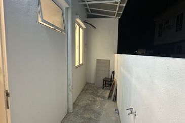 Nusari Bayu 4bed 3bath 2Storey Partially Furnished For Rent