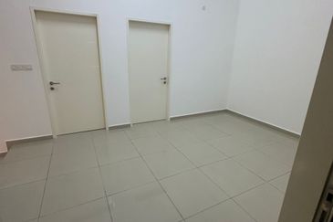 Nusari Bayu 4bed 3bath 2Storey Partially Furnished For Rent