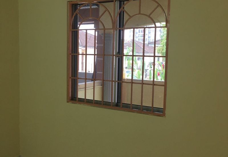 S2 Garden Avenue 3bed 2bath Partially Furnished For Rent