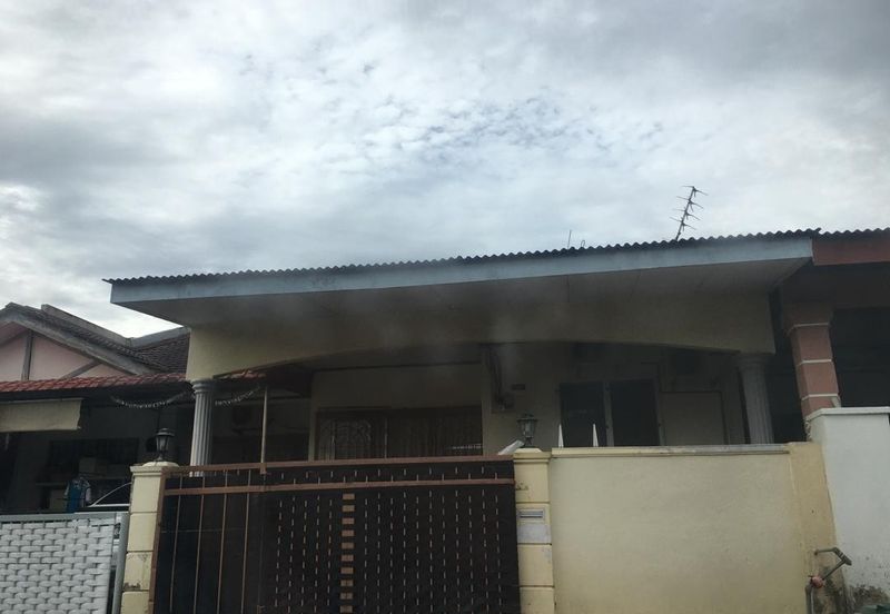 S2 Garden Avenue 3bed 2bath Partially Furnished For Rent