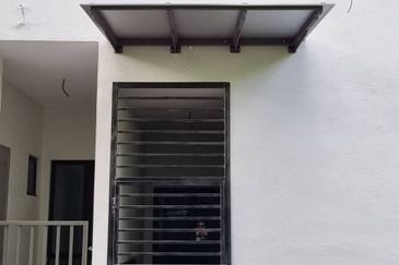 Taman Saga@Seremban 4bed 4bath 2storey Partially Furnished For Sale