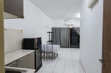 Lili Residensi Nilai 3bed 2bath Partially Furnished For Rent