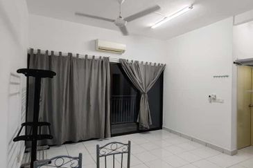 Lili Residensi Nilai 3bed 2bath Partially Furnished For Rent