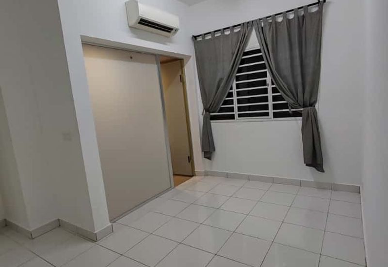 Lili Residensi Nilai 3bed 2bath Partially Furnished For Rent