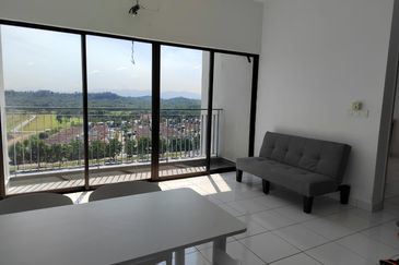 Lili Residensi Nilai 3bed 2bath Partially Furnished For Sale 