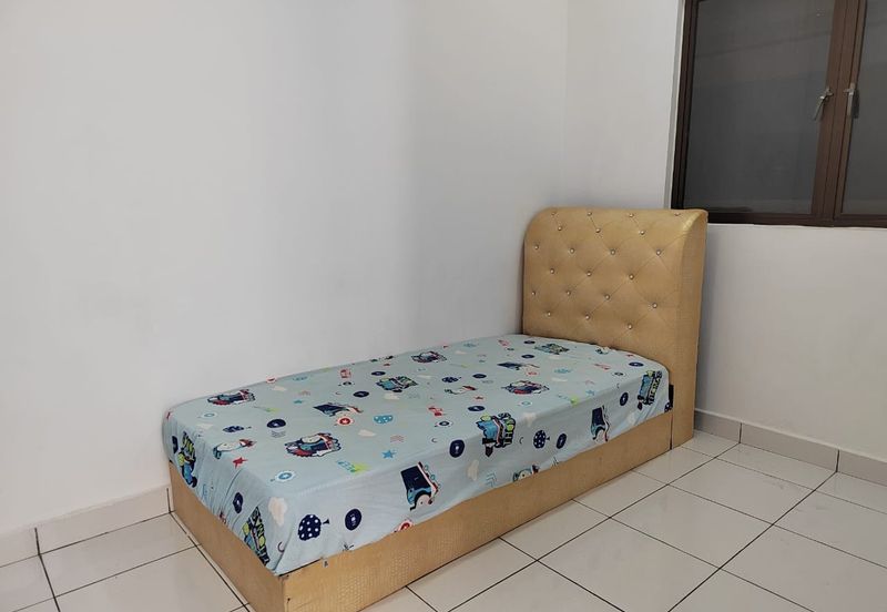 Lili Residensi Nilai 3bed 2bath Partially Furnished For Sale 