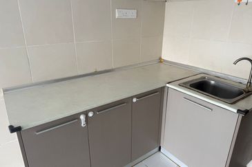 Lili Residensi 3bed 2bath Partially Furnished For Rent