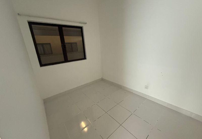 Lili Residensi 3bed 2bath Partially Furnished For Rent