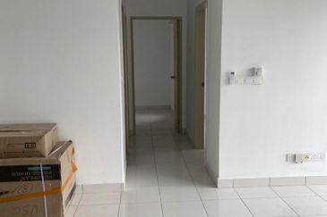 Lili residensi 3Bed 2Bath partially furnished for sale