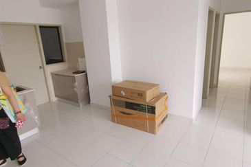 Lili residensi 3Bed 2Bath partially furnished for sale