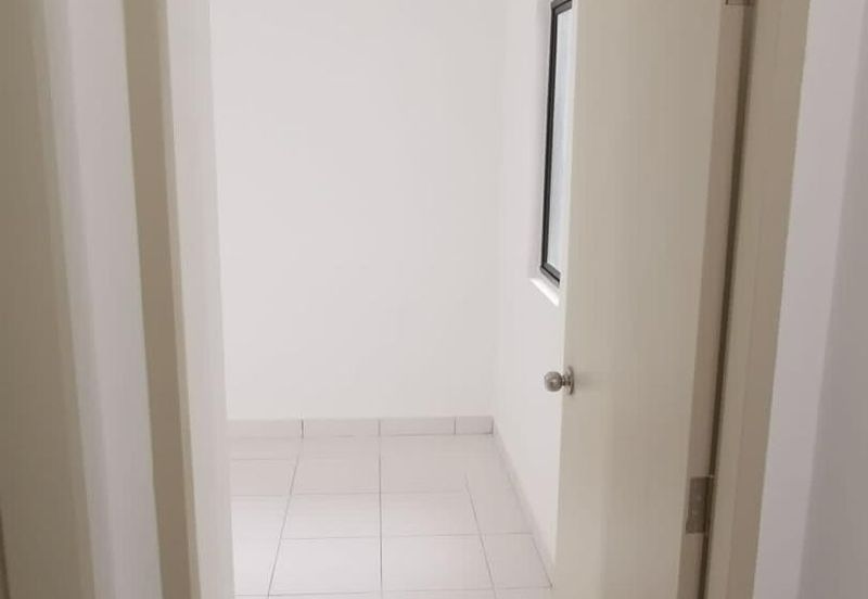 Lili residensi 3Bed 2Bath partially furnished for sale