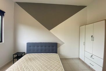 Lili Residensi Nilai 3bed 2bath Fully Furnished For Sale