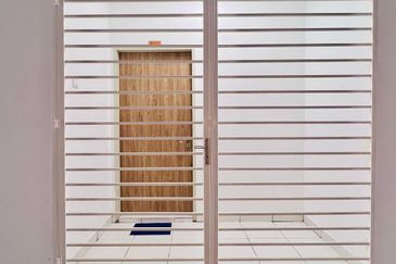 Lili Residensi Nilai 3bed 2bath Partially Furnished For Rent 