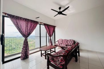 Lili Residensi Nilai 3bed 2bath Partially Furnished For Rent 