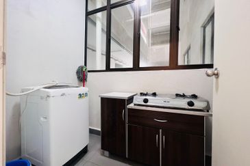 Lili Residensi Nilai 3bed 2bath Partially Furnished For Rent 