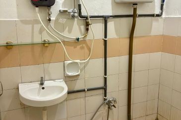 Desa Cempaka 1 storey Fully Furnished For Rent