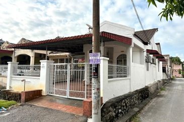 Desa Cempaka 1 storey Fully Furnished For Rent