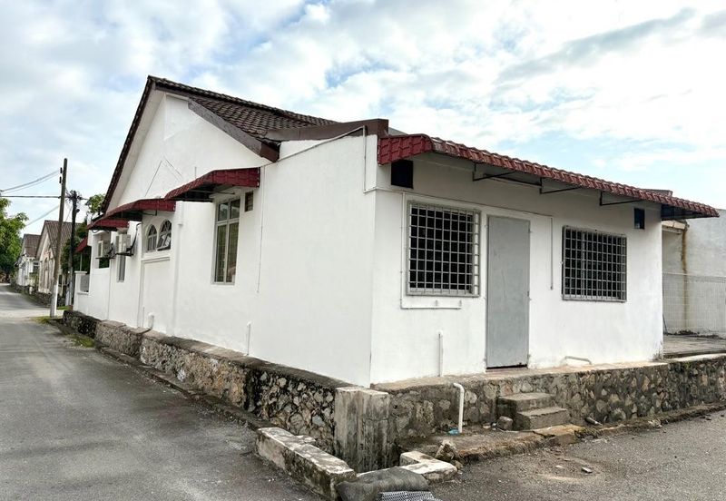 Desa Cempaka 1 storey Fully Furnished For Rent