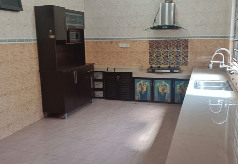 Taman Seremban Jaya 2Storey Corner Partially Furnished For Rent