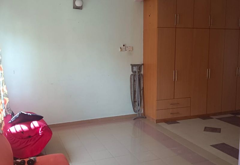 Taman Seremban Jaya 2Storey Corner Partially Furnished For Rent