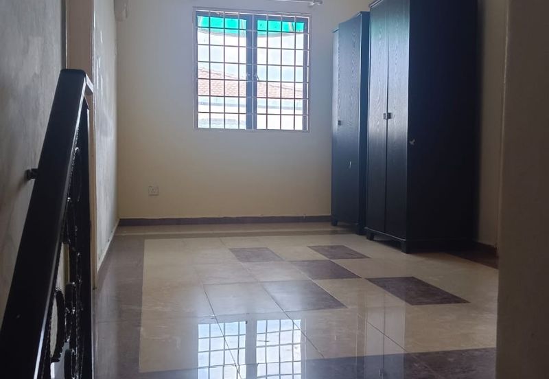 Taman Seremban Jaya 2Storey Corner Partially Furnished For Rent
