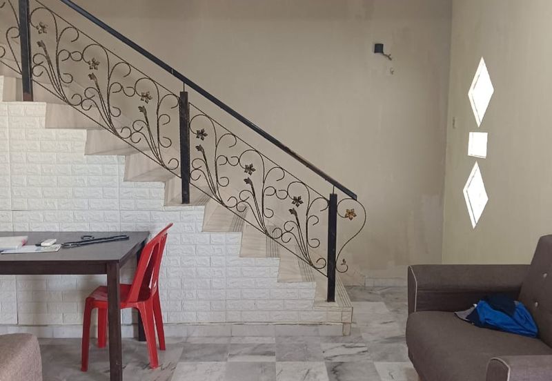 Taman Seremban Jaya 2Storey Corner Partially Furnished For Rent