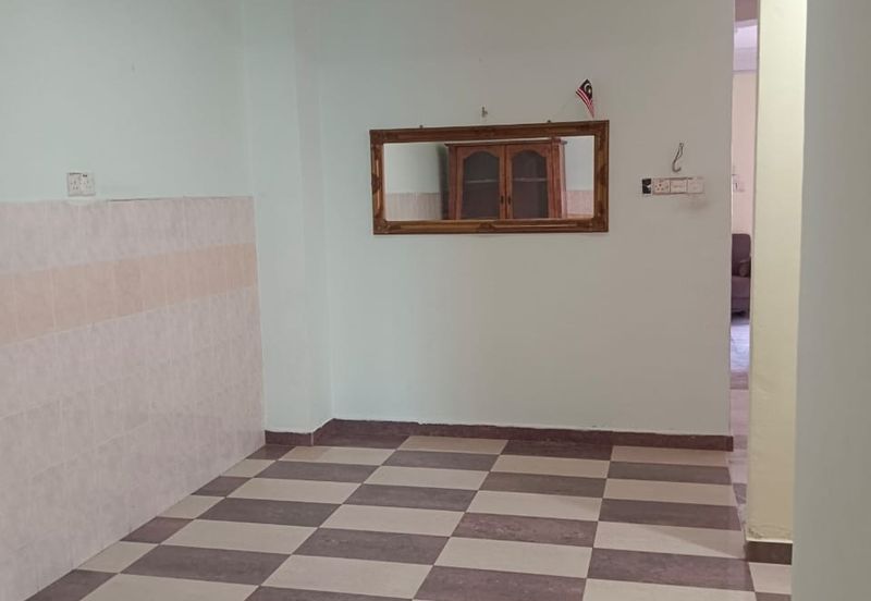 Taman Seremban Jaya 2Storey Corner Partially Furnished For Rent