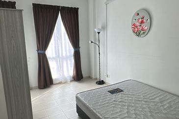 Garden Villa@ Senawang 3bed 2bath Fully Furnished For Rent