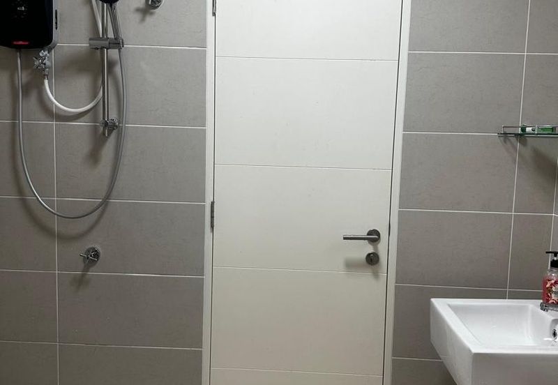 Bayu Sutera Sendayan Double Storey Partially Furnished For Rent