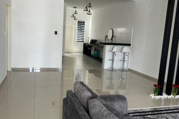 Bayu Sutera Sendayan Double Storey Partially Furnished For Rent