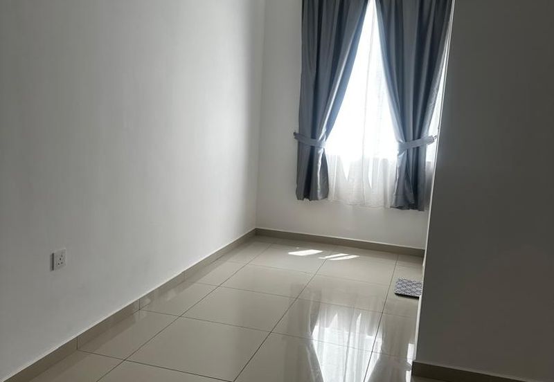 Bayu Sutera Sendayan Double Storey Partially Furnished For Rent
